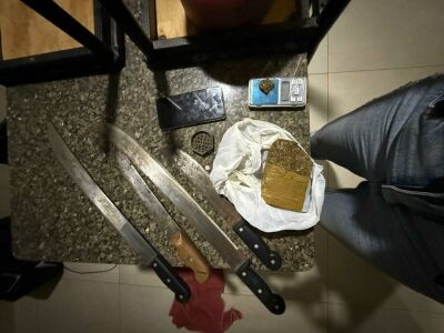 Imagem da notícia Três pessoas são presas por tráfico de drogas após denúncia anônima em Chapadão do Sul